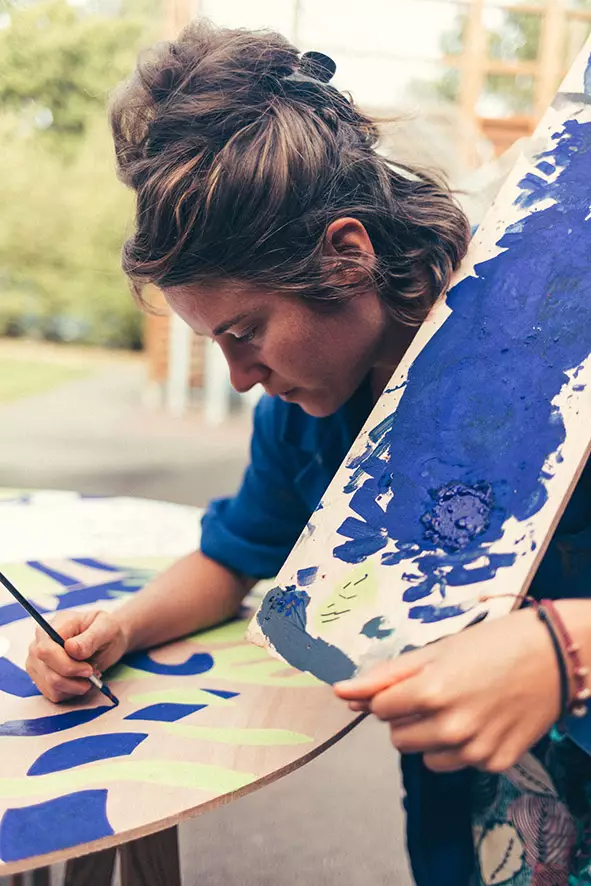 Claire Astigarraga - artiste plasticienne, sérigraphe, dessinatrice et navigatrice.