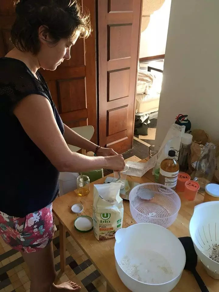 Claire Astigarraga - artiste plasticienne, sérigraphe, dessinatrice et navigatrice.