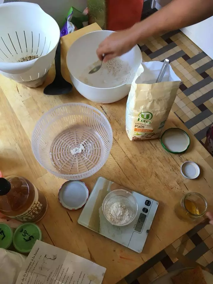 Claire Astigarraga - artiste plasticienne, sérigraphe, dessinatrice et navigatrice.