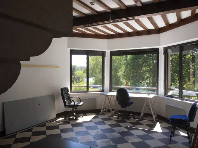 Claire Astigarraga - artiste plasticienne, sérigraphe, dessinatrice et navigatrice.