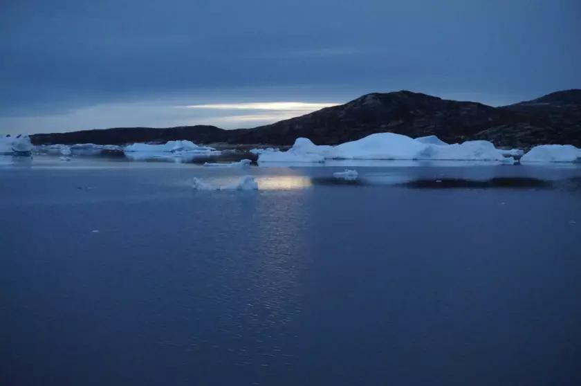 Claire Astigarraga - artiste plasticienne, sérigraphe, dessinatrice et navigatrice.