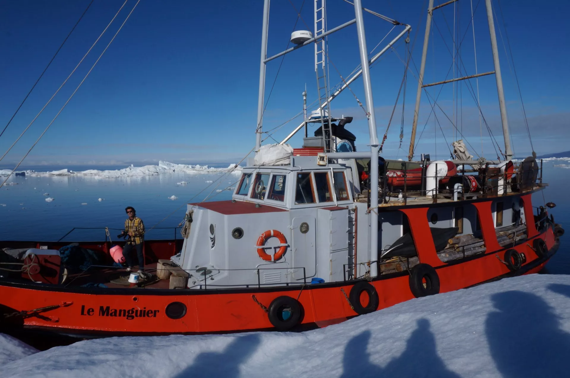 Claire Astigarraga - artiste plasticienne, sérigraphe, dessinatrice et navigatrice.