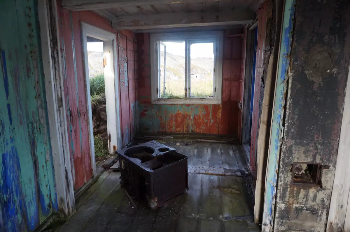 Claire Astigarraga - artiste plasticienne, sérigraphe, dessinatrice et navigatrice.