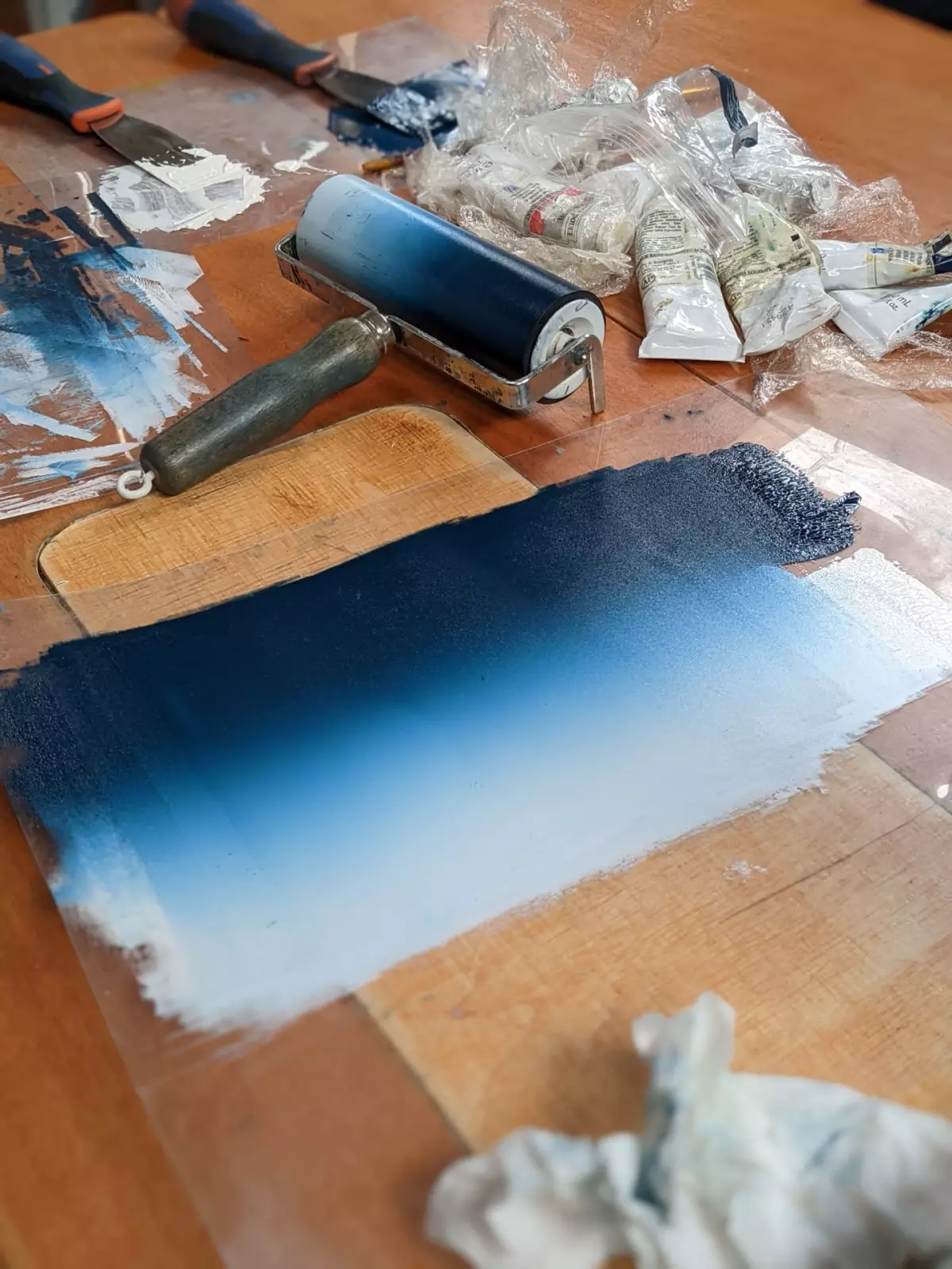 Claire Astigarraga - artiste plasticienne, sérigraphe, dessinatrice et navigatrice.