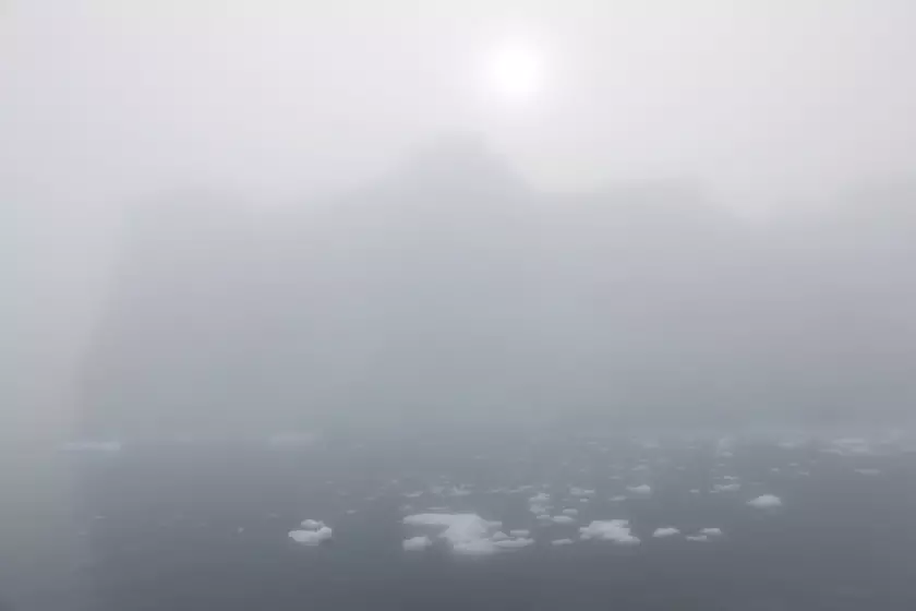 Claire Astigarraga - artiste plasticienne, sérigraphe, dessinatrice et navigatrice.