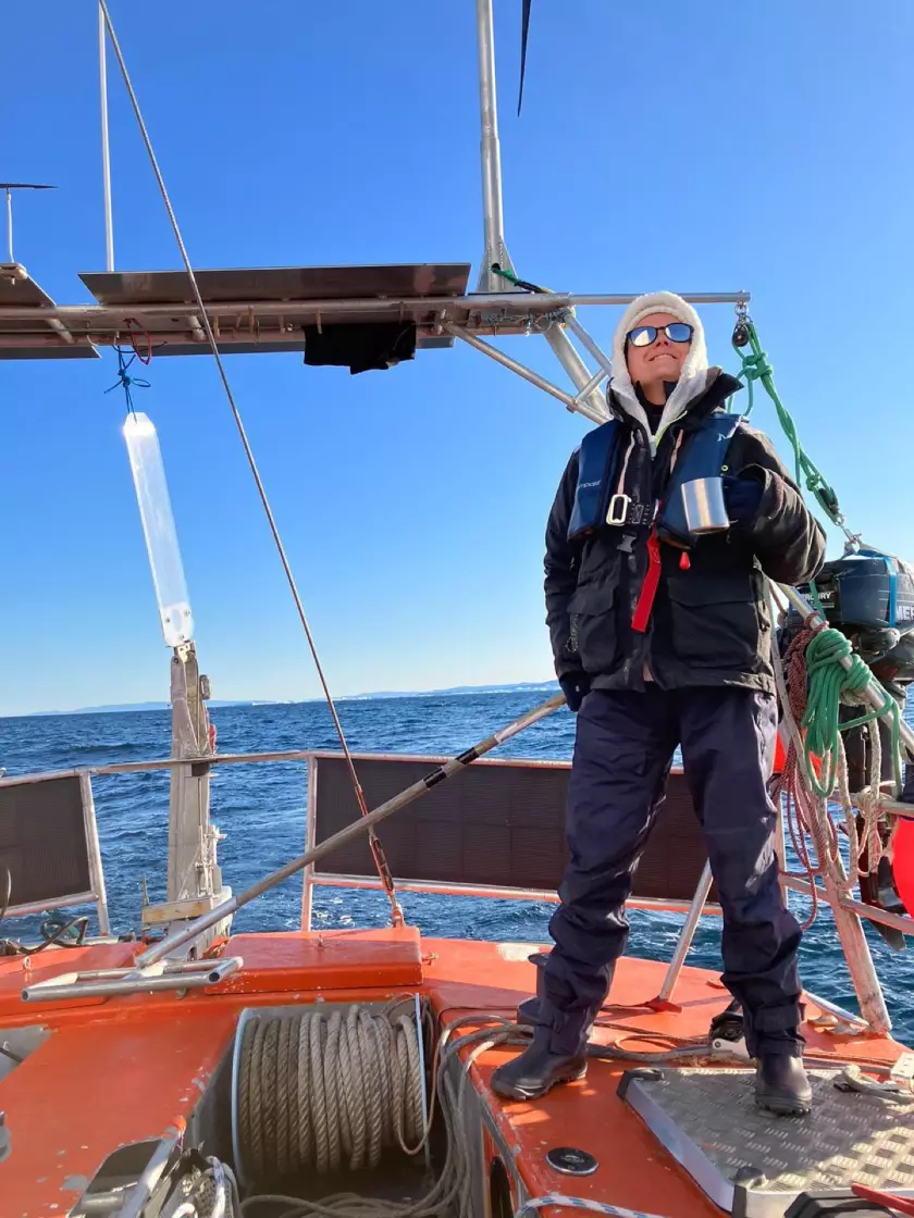 Claire Astigarraga - artiste plasticienne, sérigraphe, dessinatrice et navigatrice.