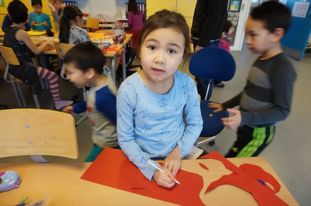 Claire Astigarraga - artiste plasticienne, sérigraphe, dessinatrice et navigatrice.