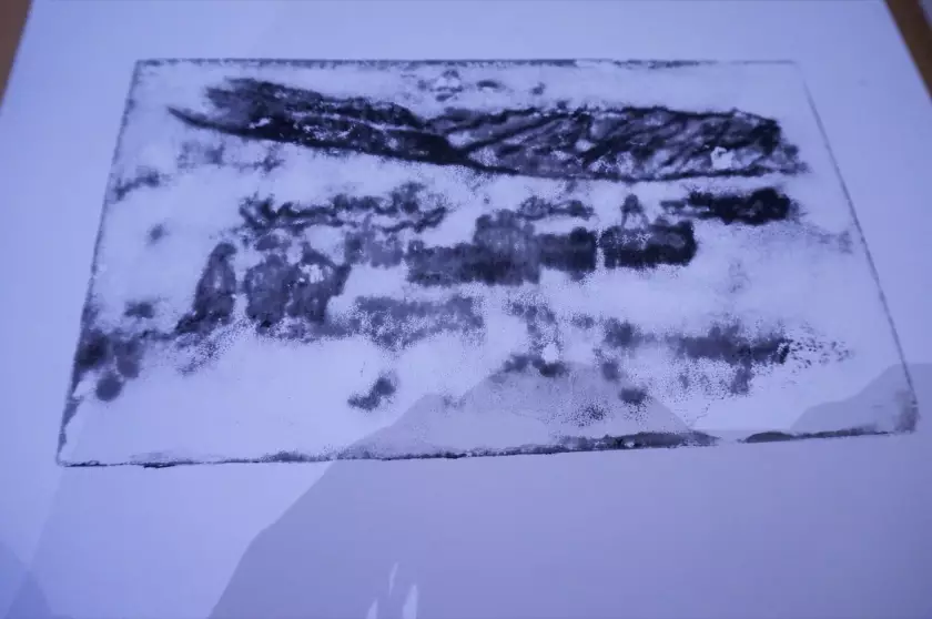 Claire Astigarraga - artiste plasticienne, sérigraphe, dessinatrice et navigatrice.