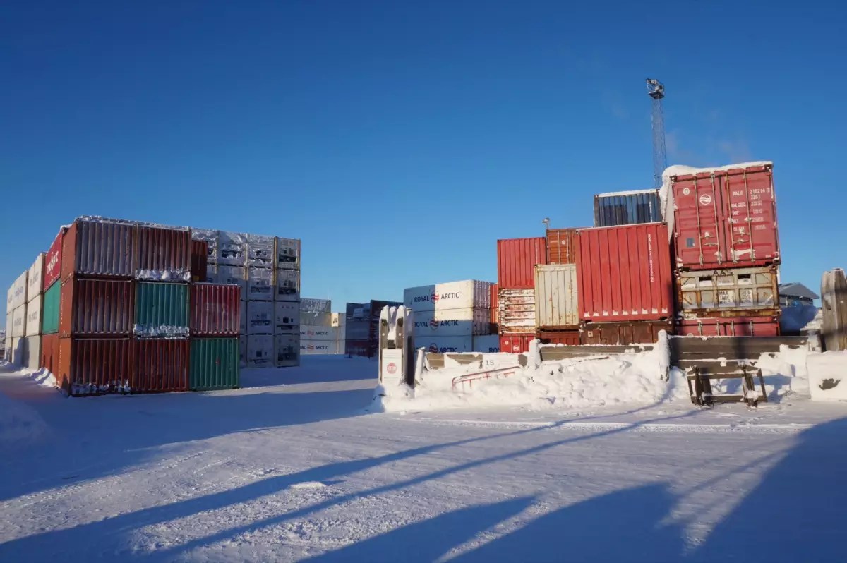 Claire Astigarraga - artiste plasticienne, sérigraphe, dessinatrice et navigatrice.