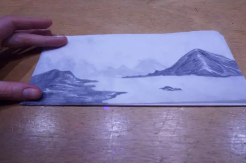 Claire Astigarraga - artiste plasticienne, sérigraphe, dessinatrice et navigatrice.